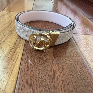 Women pink Michael kors reversible belt